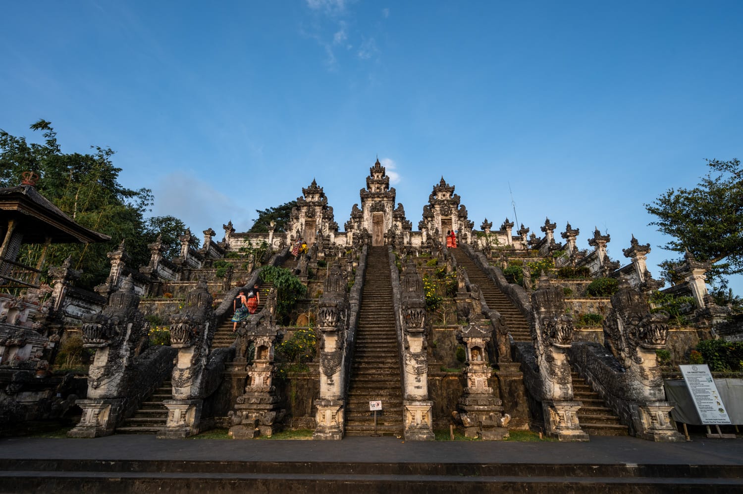 Treppen des Pura Lempuyang bei Amed auf Bali