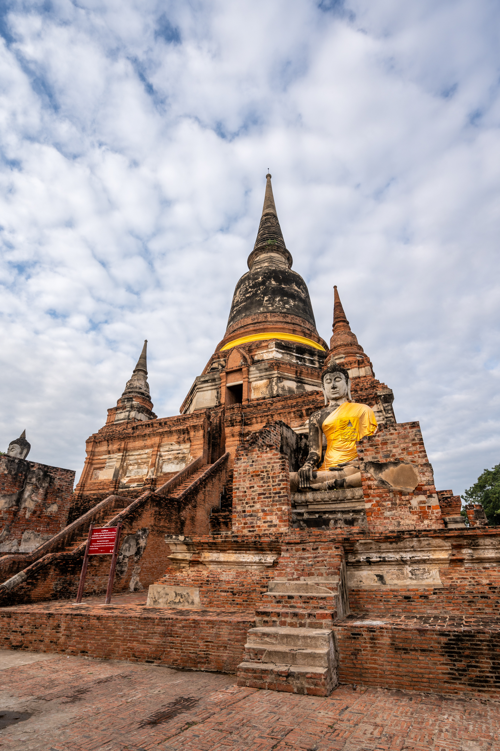 Ayutthaya (32) 60 meter hoher chedi des Wat Yai Chai Mongkhon
