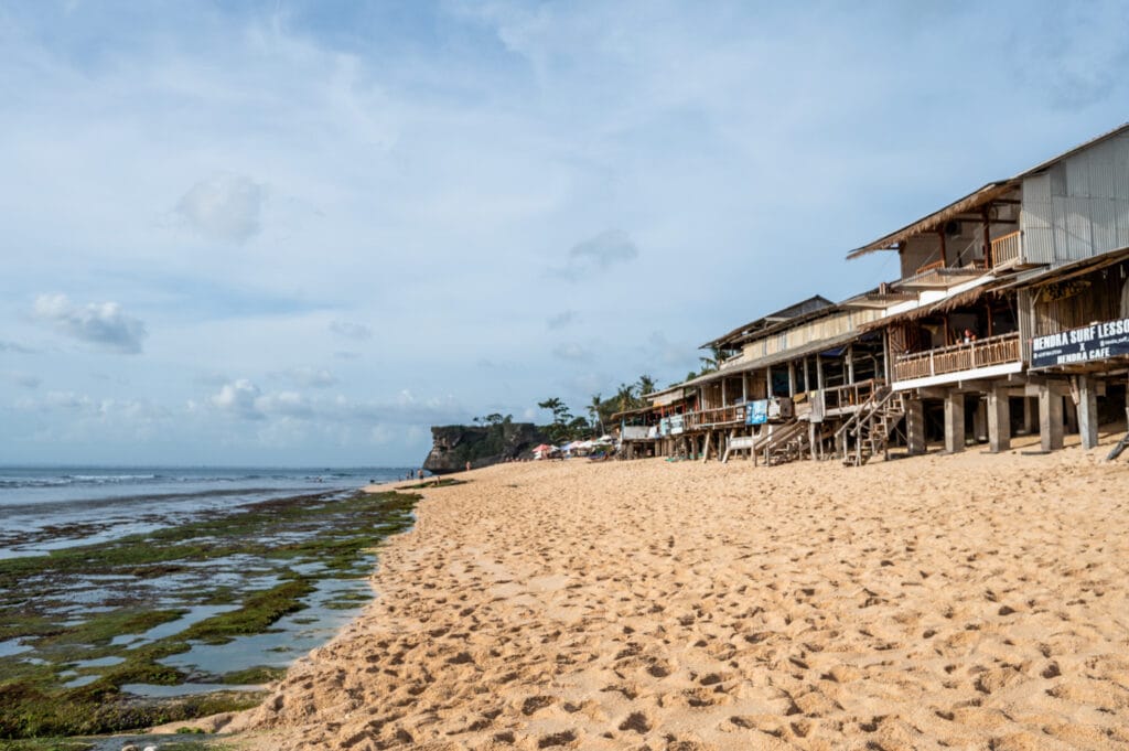 Blick entlang des Balangan Beach