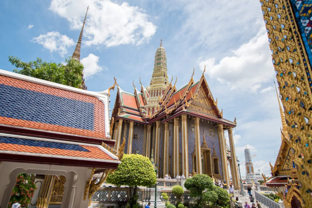 Wat Phra Kaeo auf dem Gel&auml;nde des K&ouml;nigspalasts in Bangkoks Altstadt