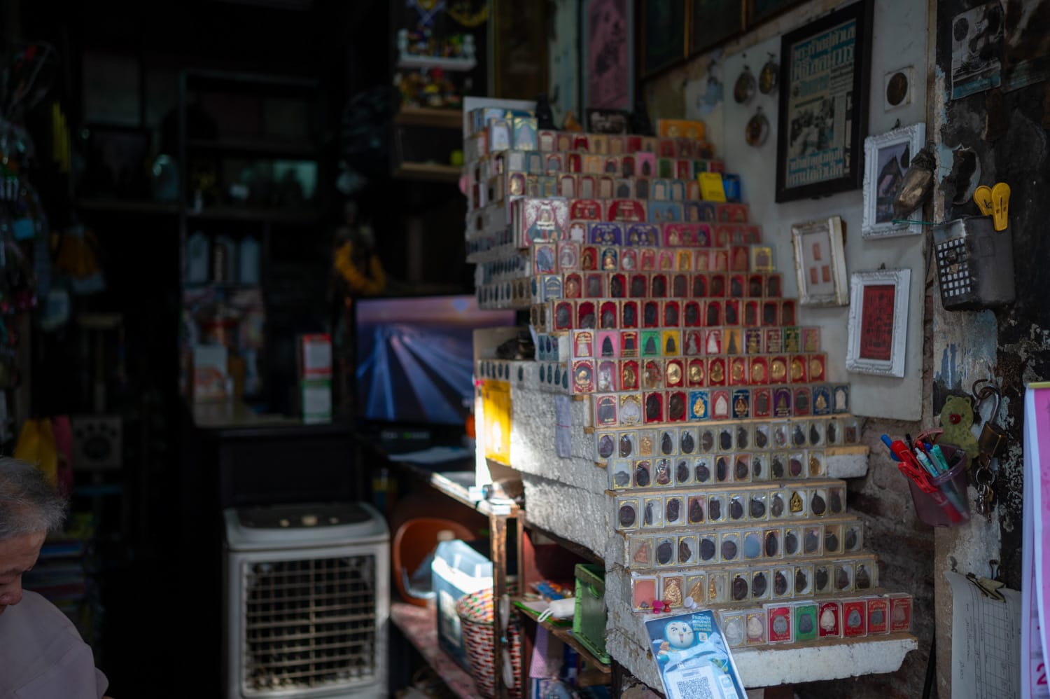 Bangkok Hotel Empfehlungen (26) Amulett-Händler in Bang Lamphu in Bangkok