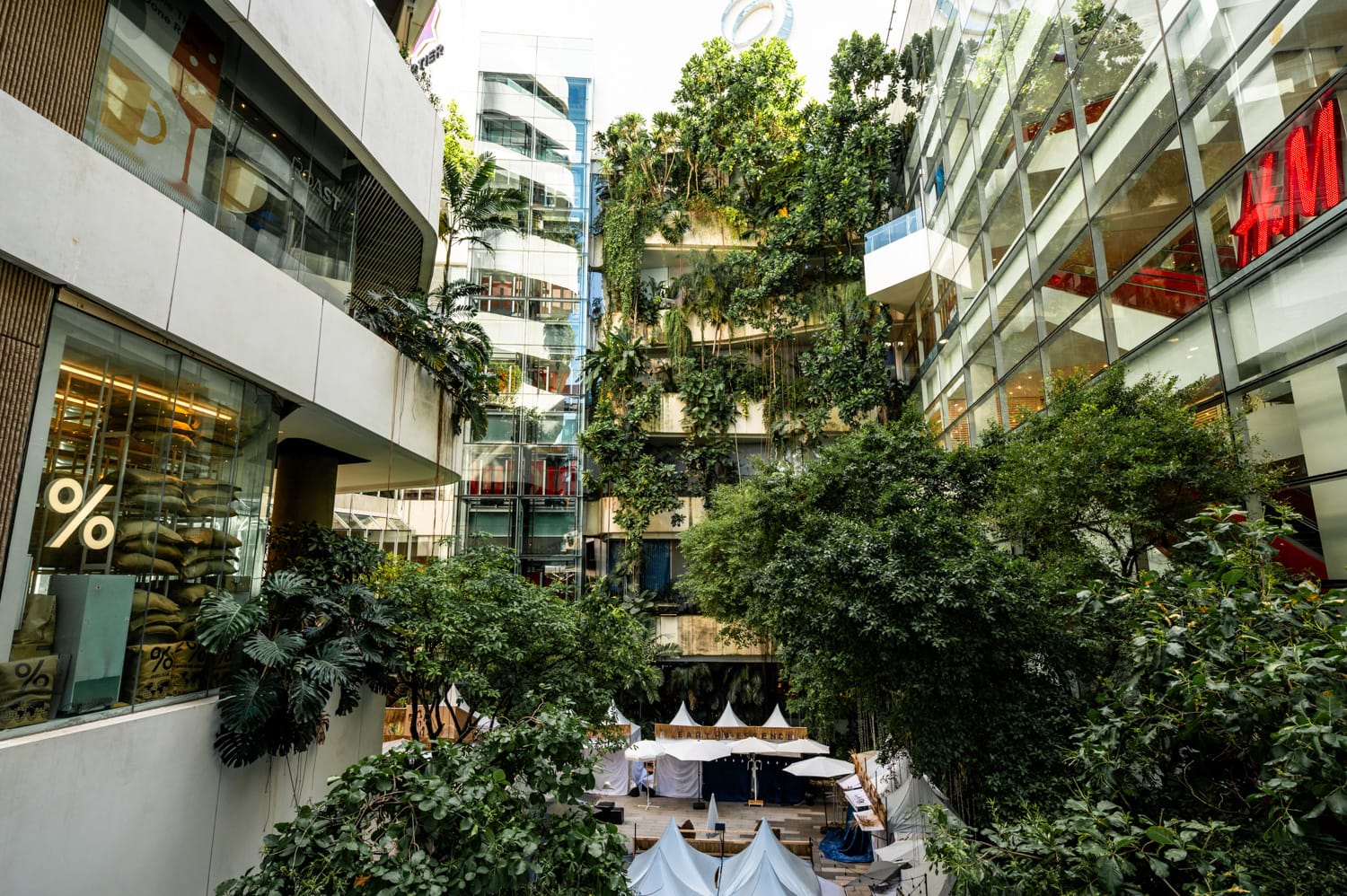 Bangkok Hotel Empfehlungen (30) Modernes Einkaufszentrum entlang der Sukhumvit-Road