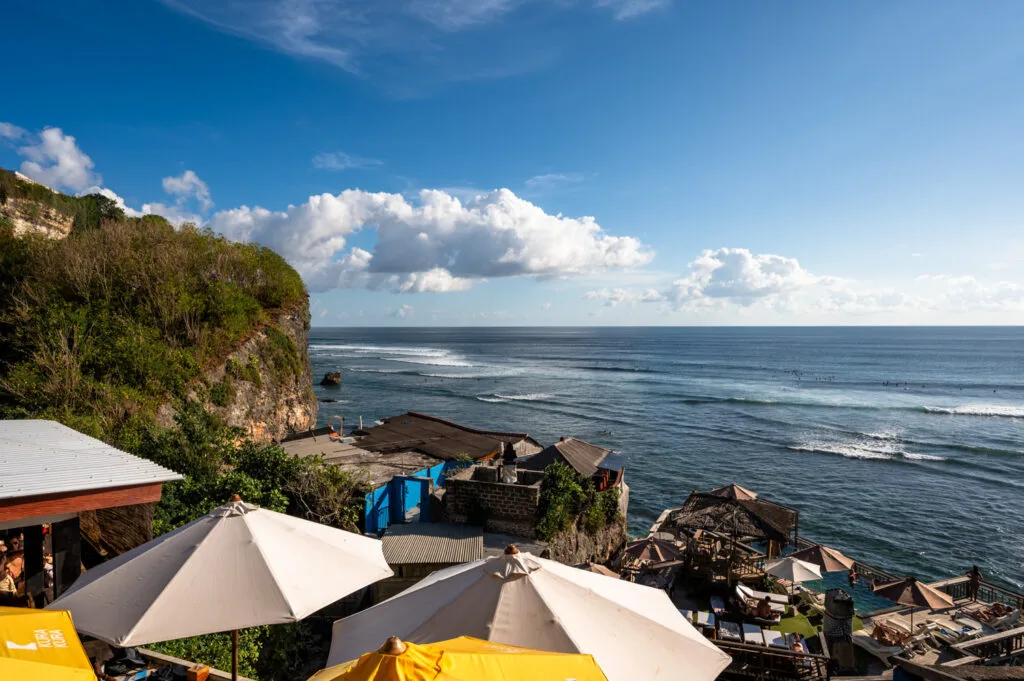 Ausblick auf die Surfer am Blue Point Beach