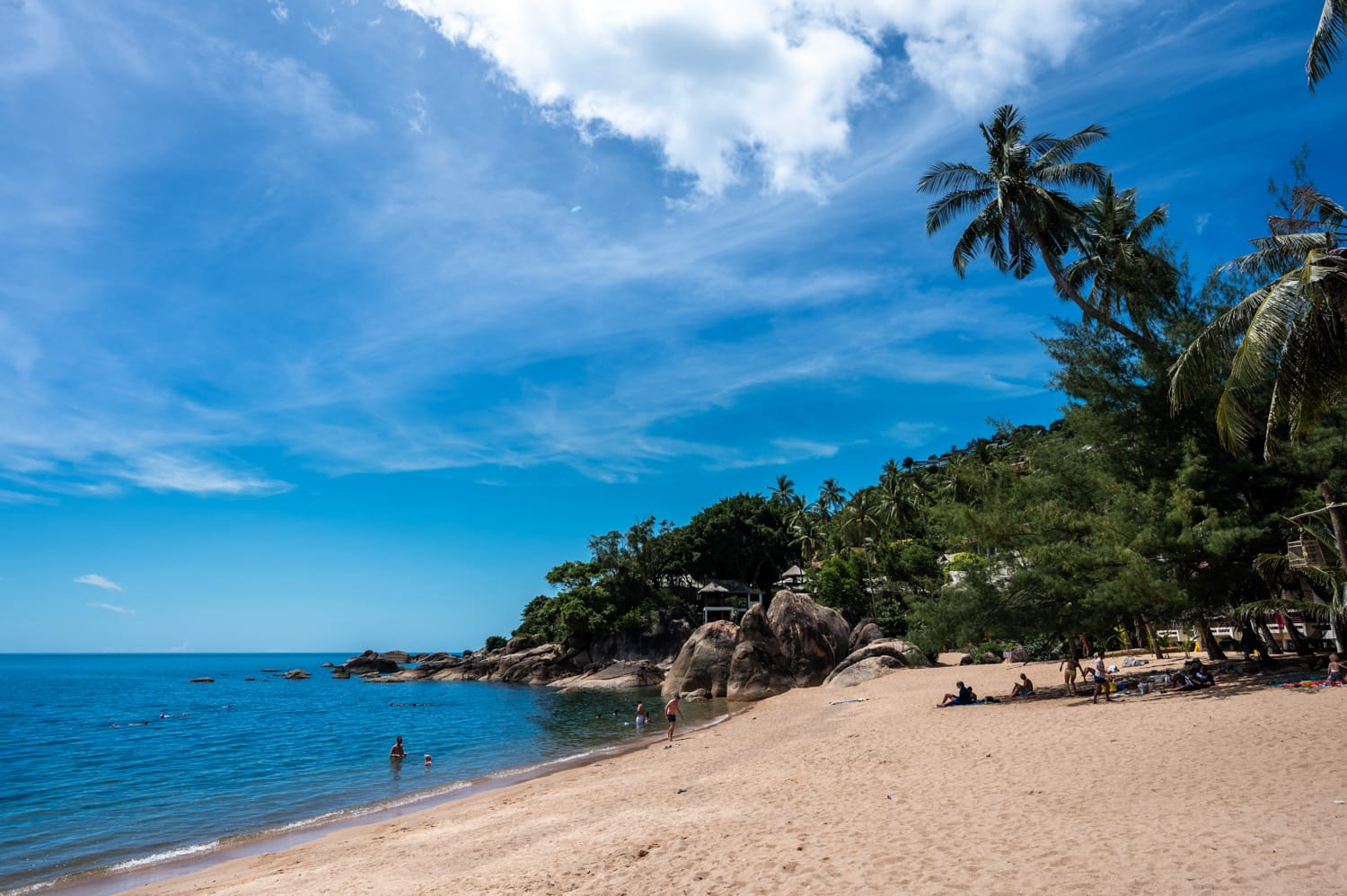 Coral Cove Beach (2) Touristen baden und schnorcheln am Coral Cove Beach auf Koh Samui