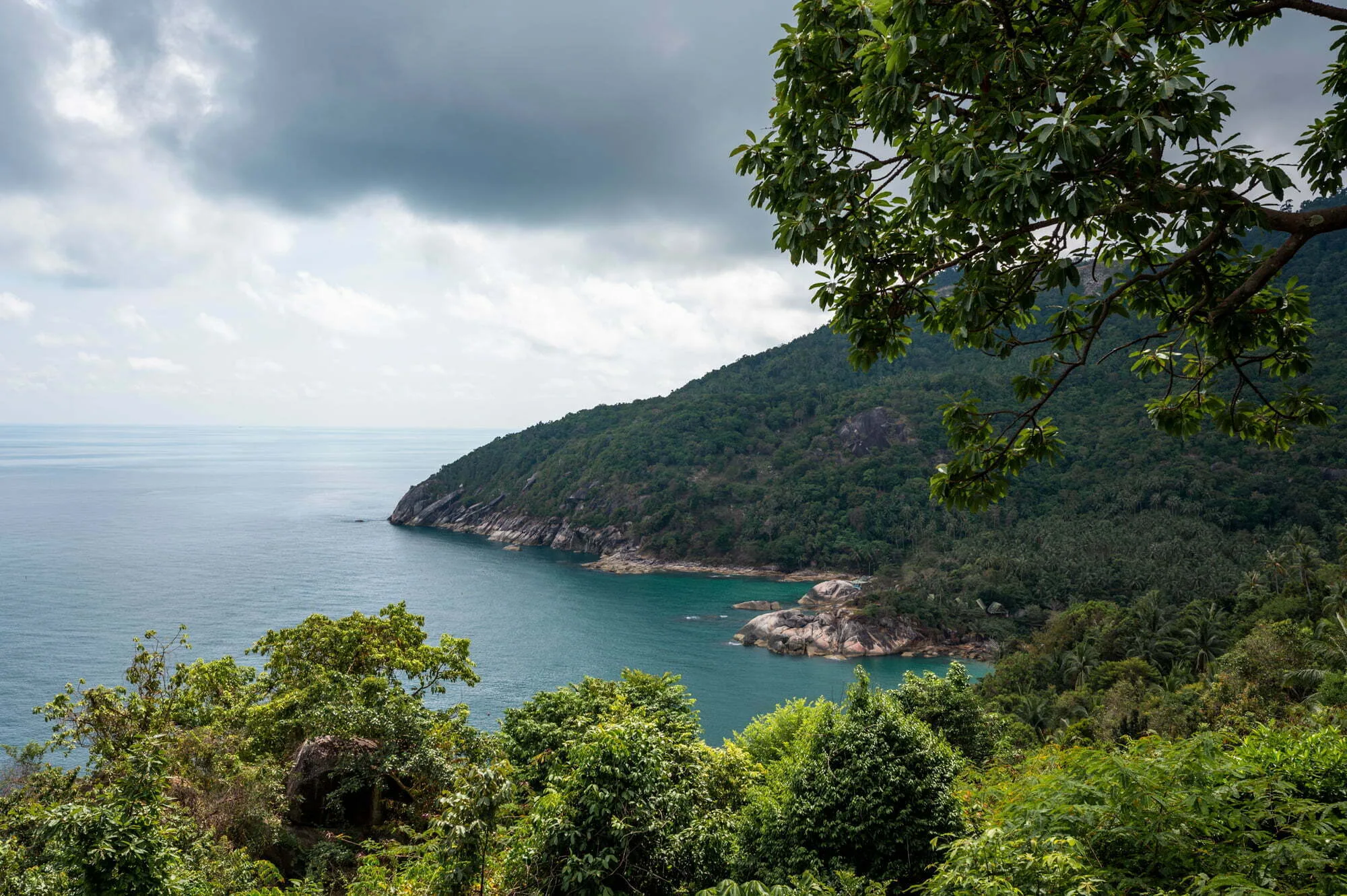 Dichte Wolken an der Ostküste von Koh Phangan