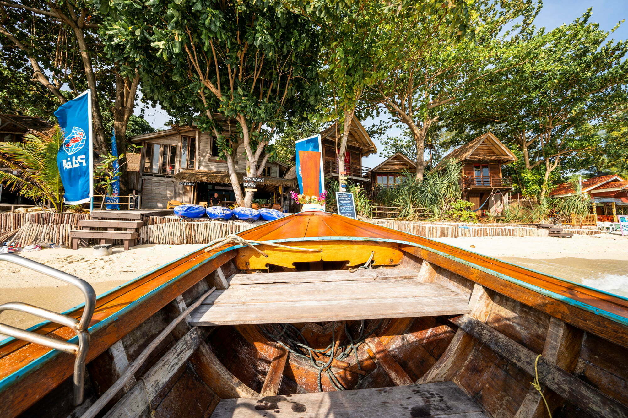 Bungalows der Tauchschule Castaway Divers auf Koh Lipe