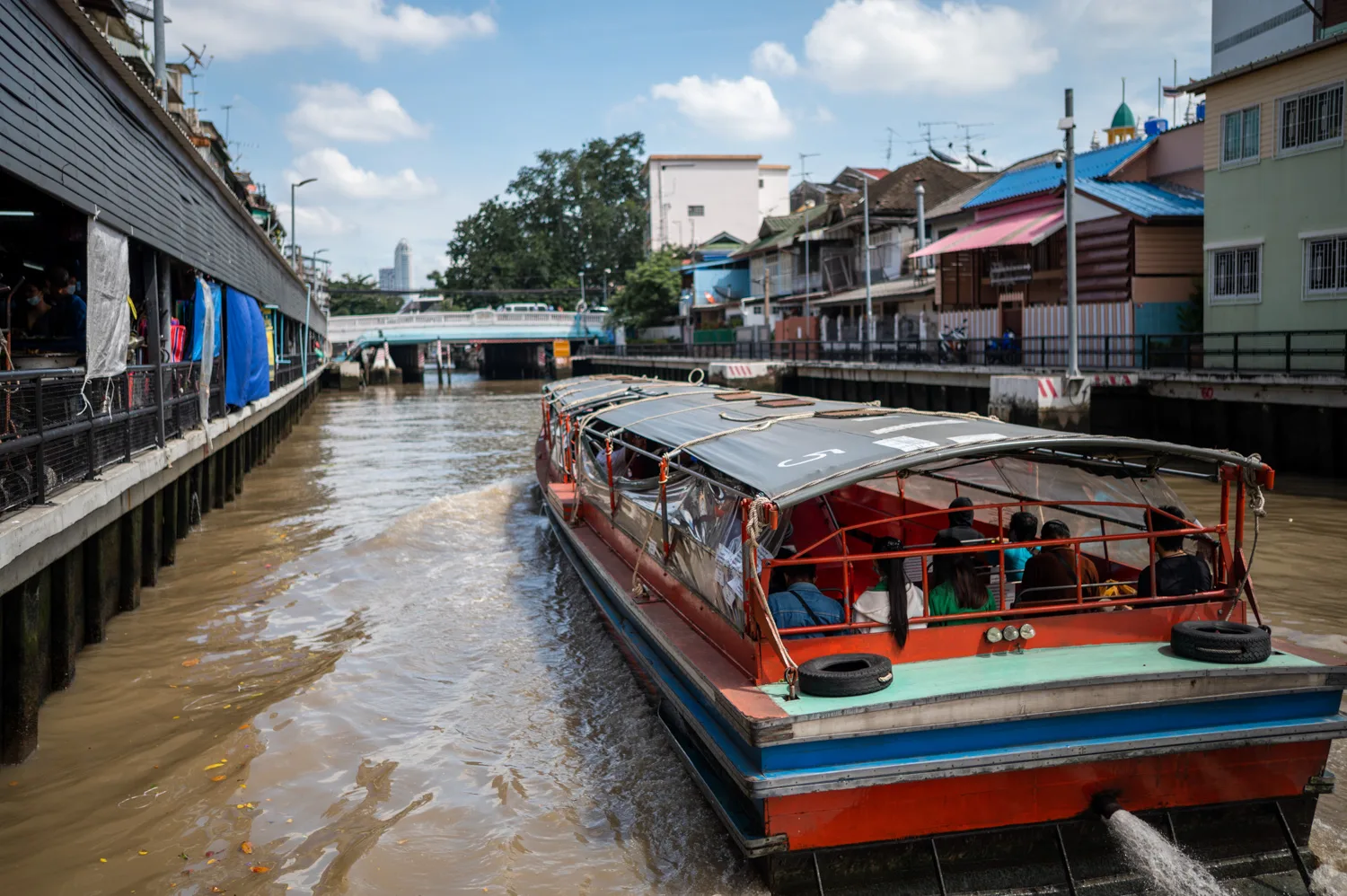 Khlong Saen Saep boat Khlong Saen Saep Boot in Bangkok