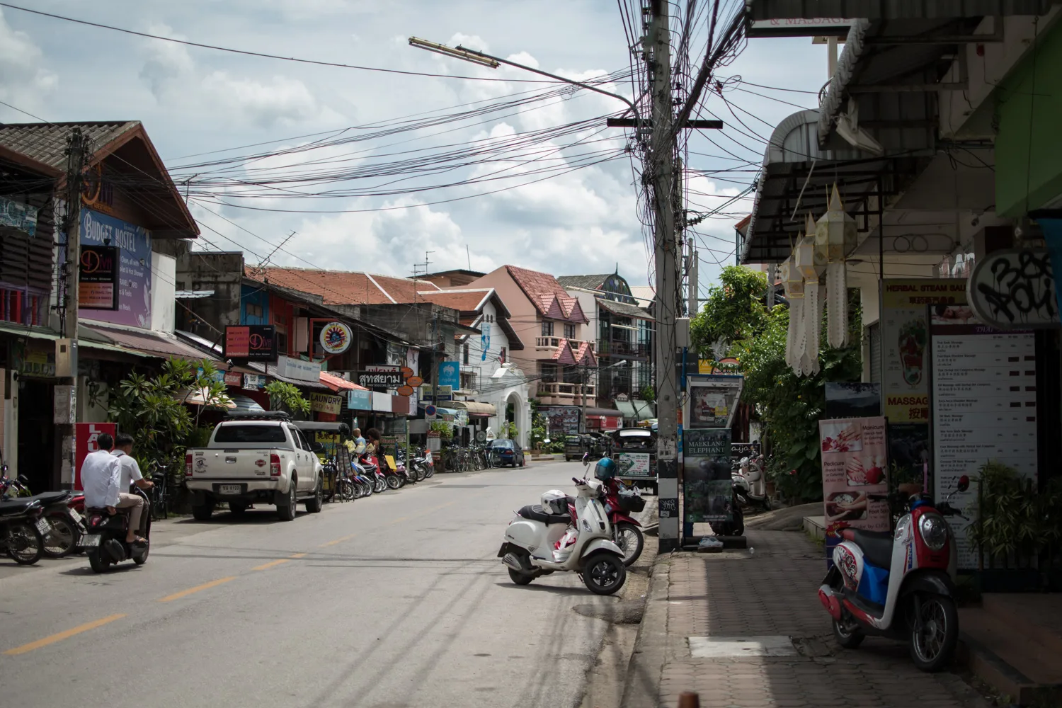 Touristische Gasse am Thapae Gate