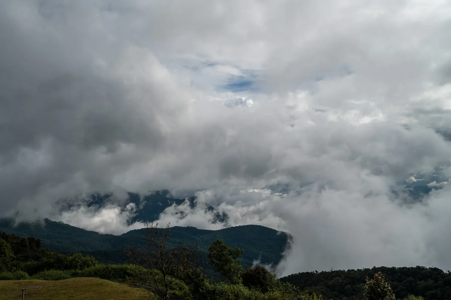 Ausblick am Kew Mae Pan Viewpoint im Doi Inthanon Nationalpark
