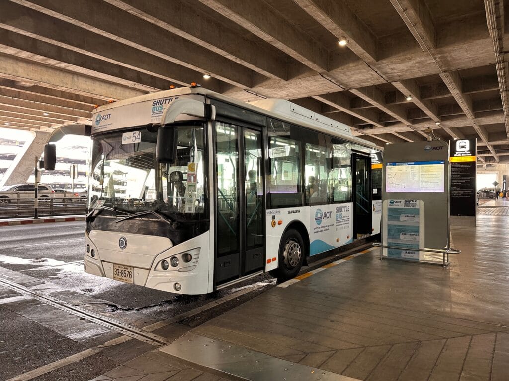 Flughafenwechsel Bangkok: Kostenloser Bus zwischen BKK und DMK
