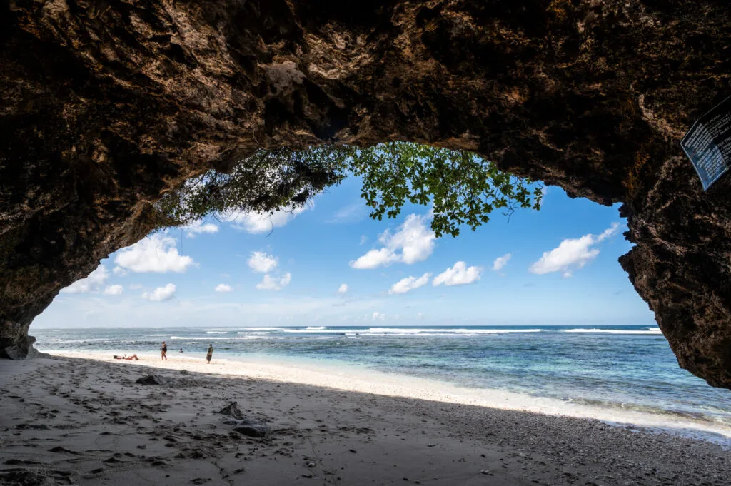 Kalksteinhöhle am Green Bowl Beach