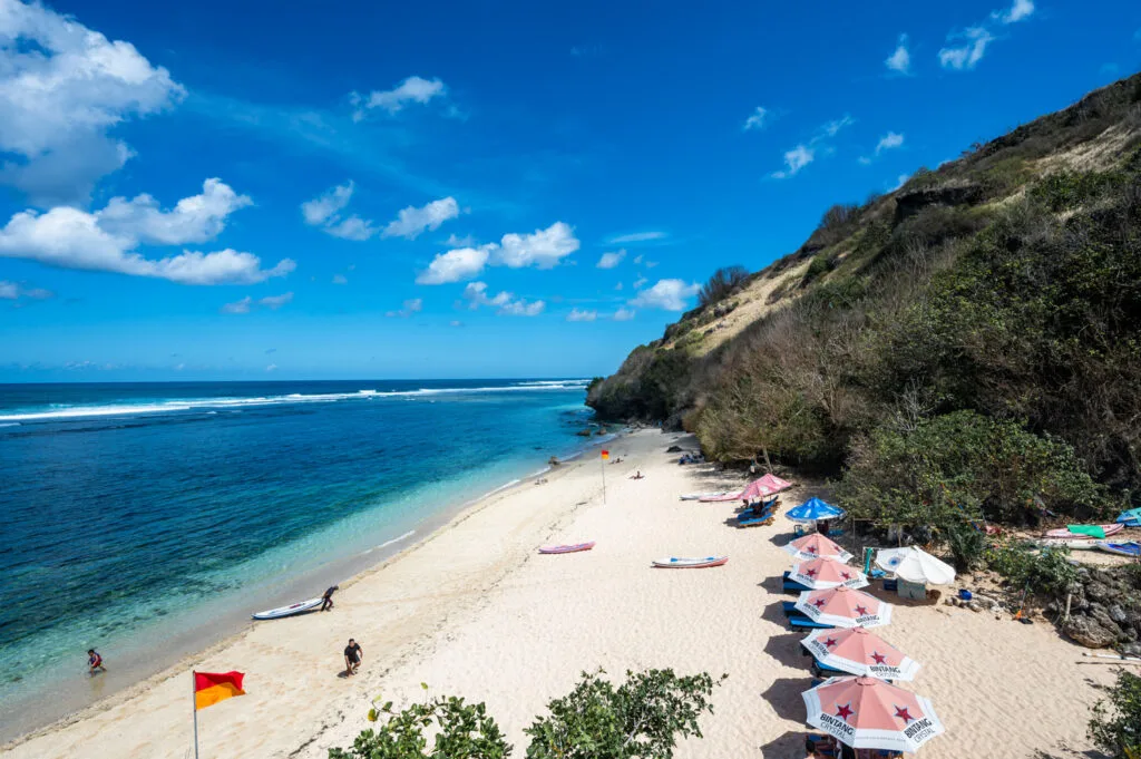 Ausblick auf den Gunung Payung Beach in Uluwatu