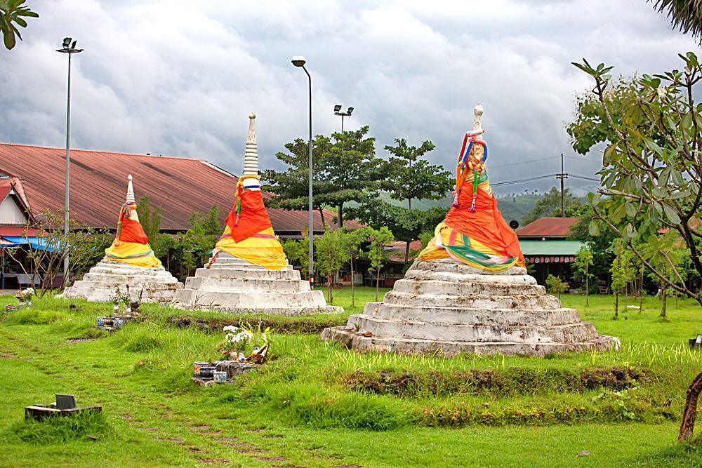 Kanchanaburi (1) Pagoden am Three Pagodas Pass in Sangkhla Buri in der Provinz Kanchanaburi