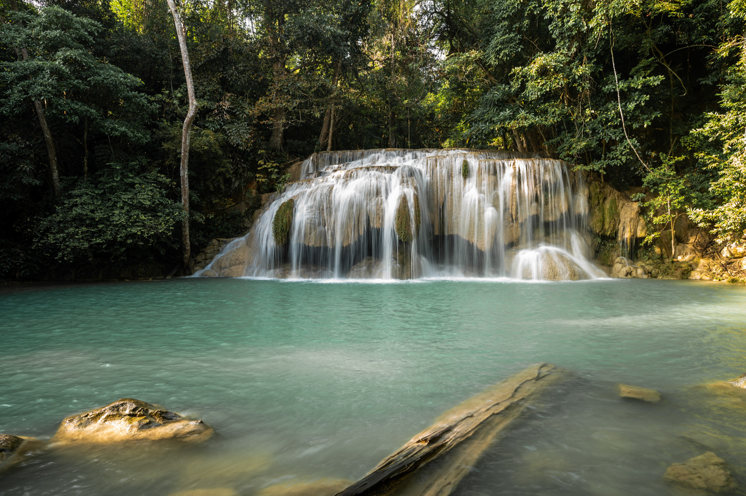 Kanchanaburi (19) Zweite Ebene der Erawan Waterfalls