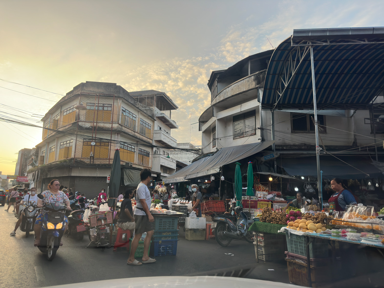 Kanchanaburi (81) Chukkadon Market in Kanchanaburi am frühen Morgen