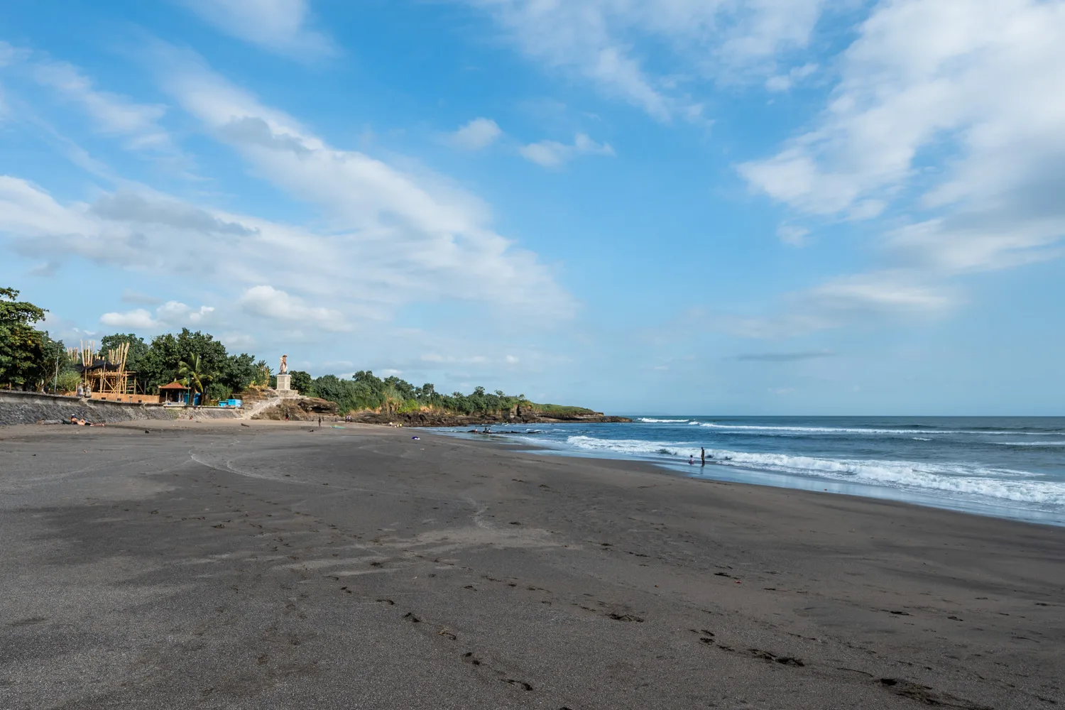 Ausblick auf den Kedungu Beach