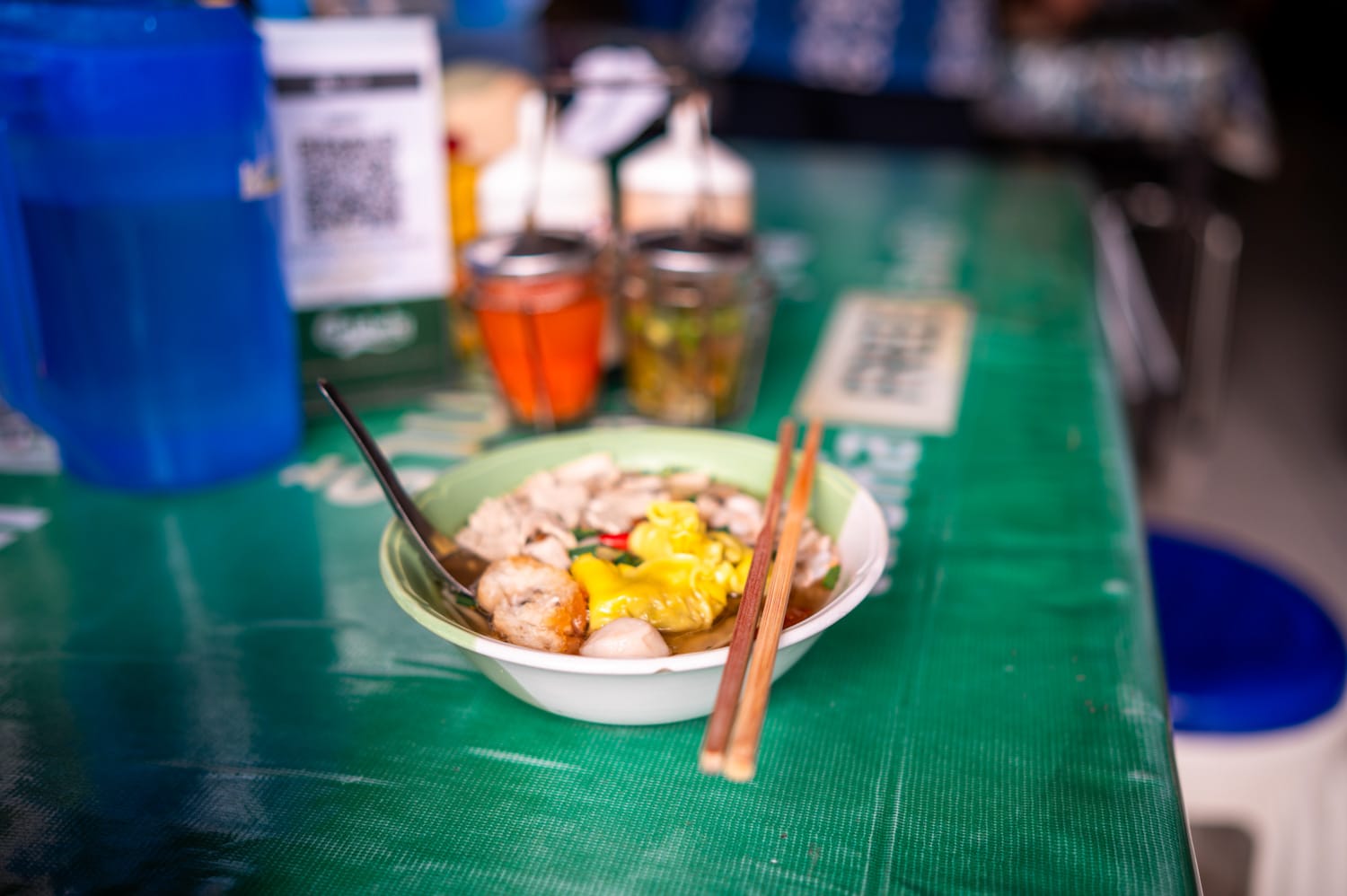 Hokkien-Nudelsuppe während einer Streetfood-Tour durch Phuket Old Town