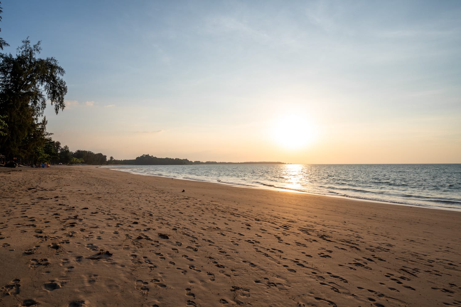 Sonnenuntergang in Khao Lak im März