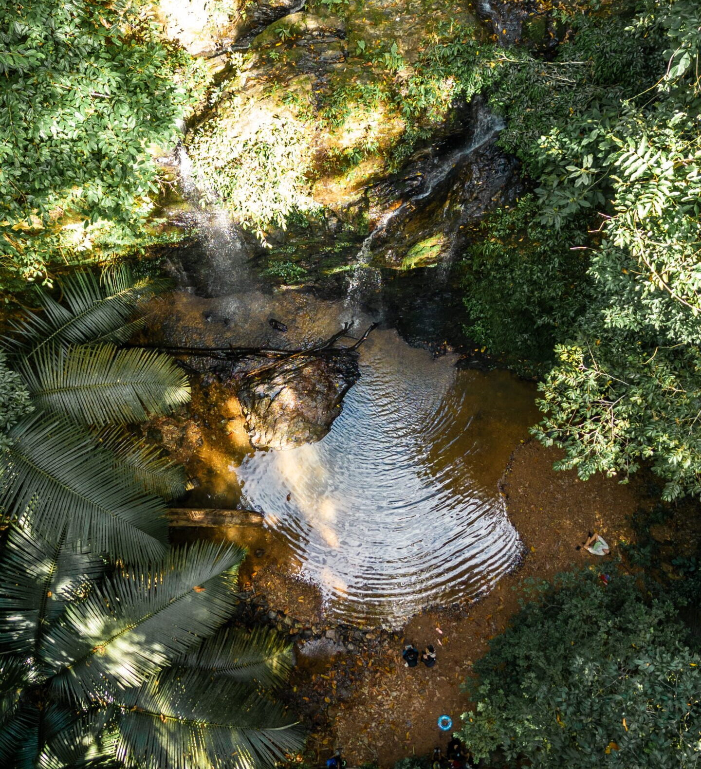 Drohnenfoto des Khlong Chak Waterfall auf Koh Lanta