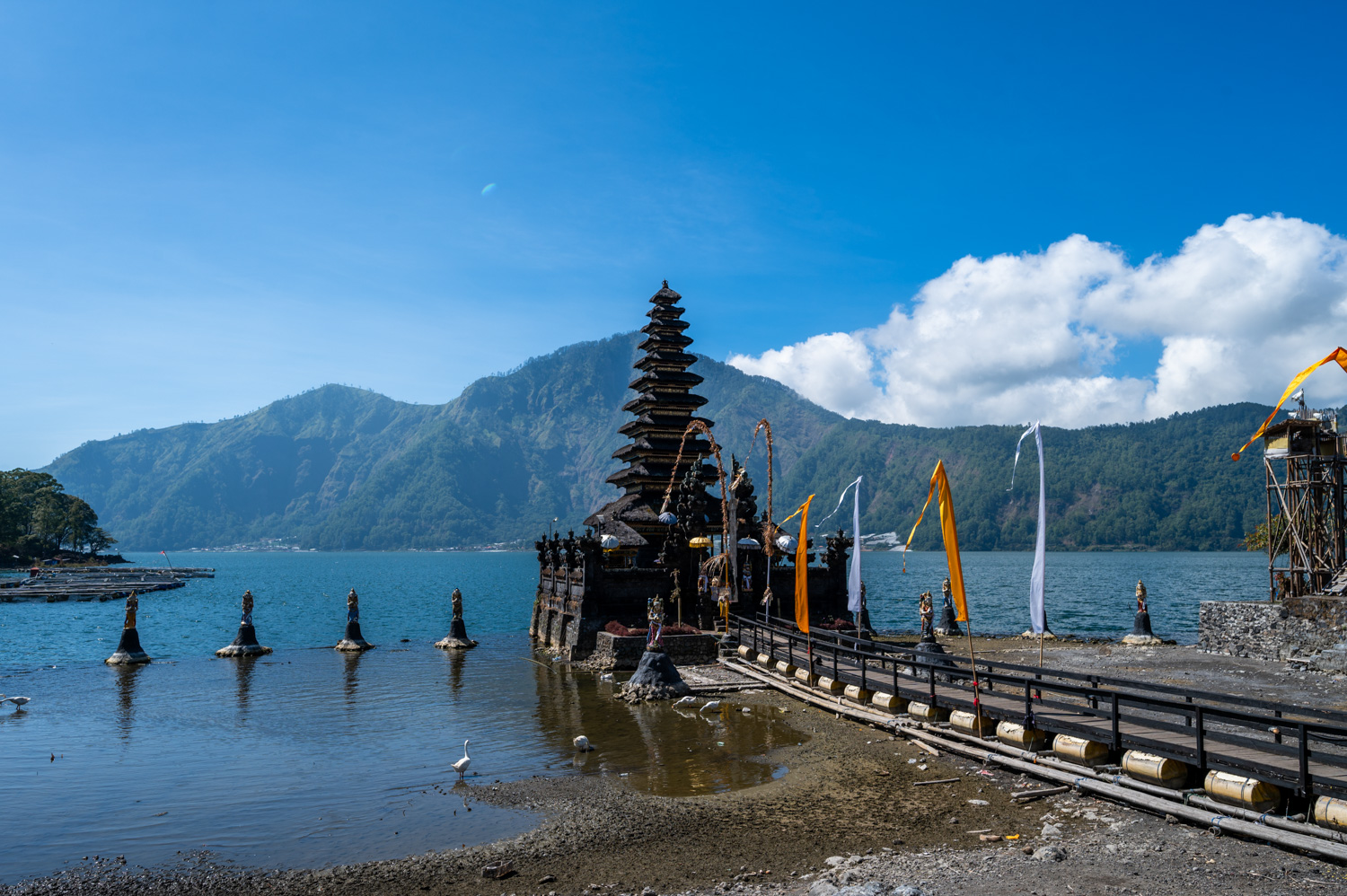 Kintamani Bali (18) Pura Jati Segara auf dem Kintamani-See