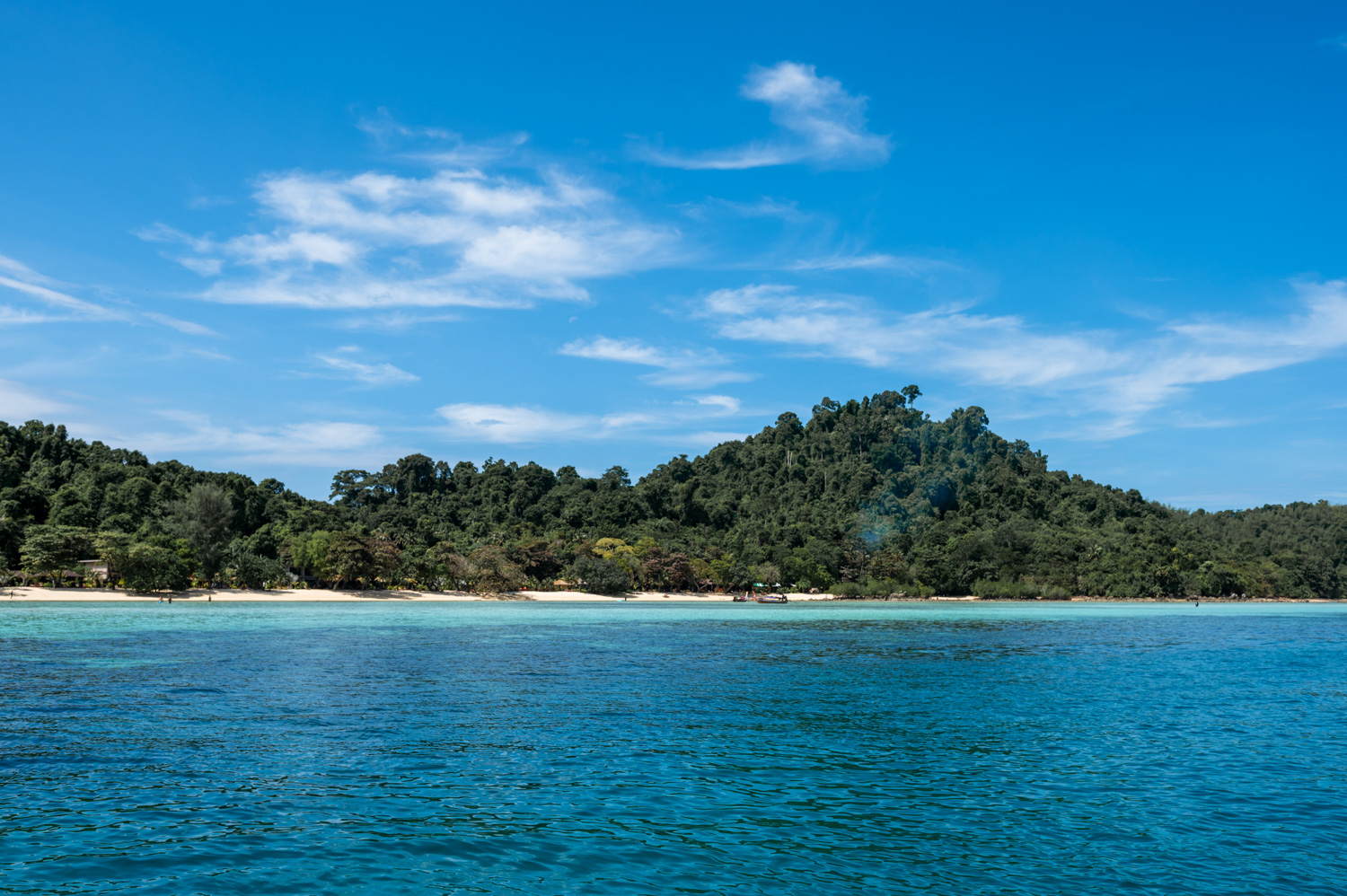 Koh Kradan (3) Blick vom Korallenriff auf den Strand von Koh Kradan