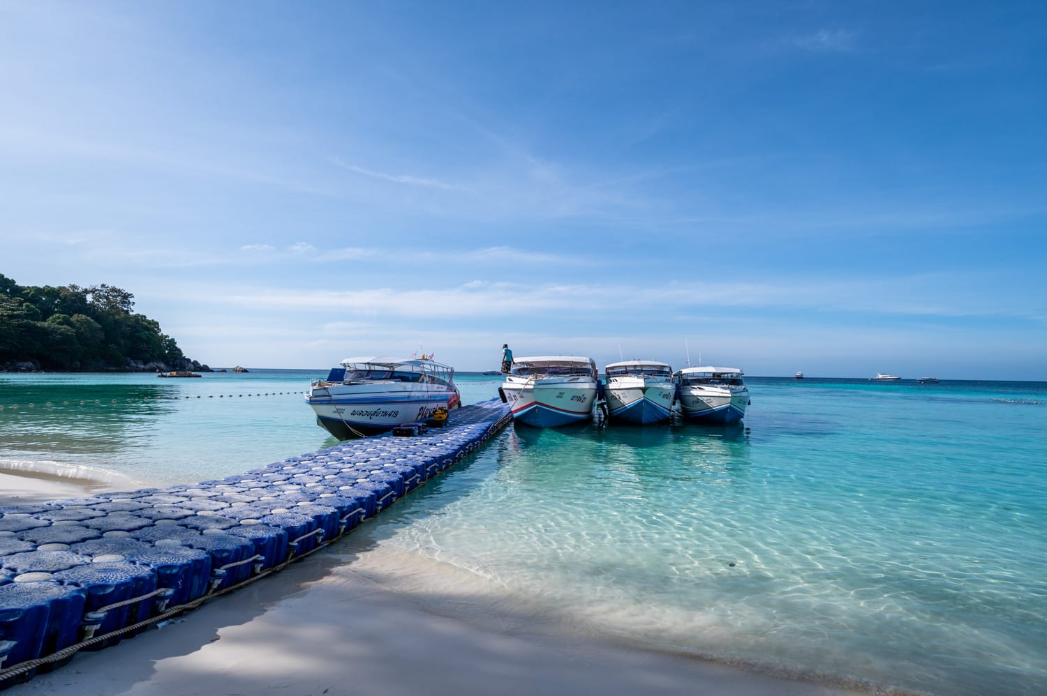 Koh Lipe Anreise AlexAsia (4) Schnellboote legen am schwimmenden Pier auf Koh Lipe an
