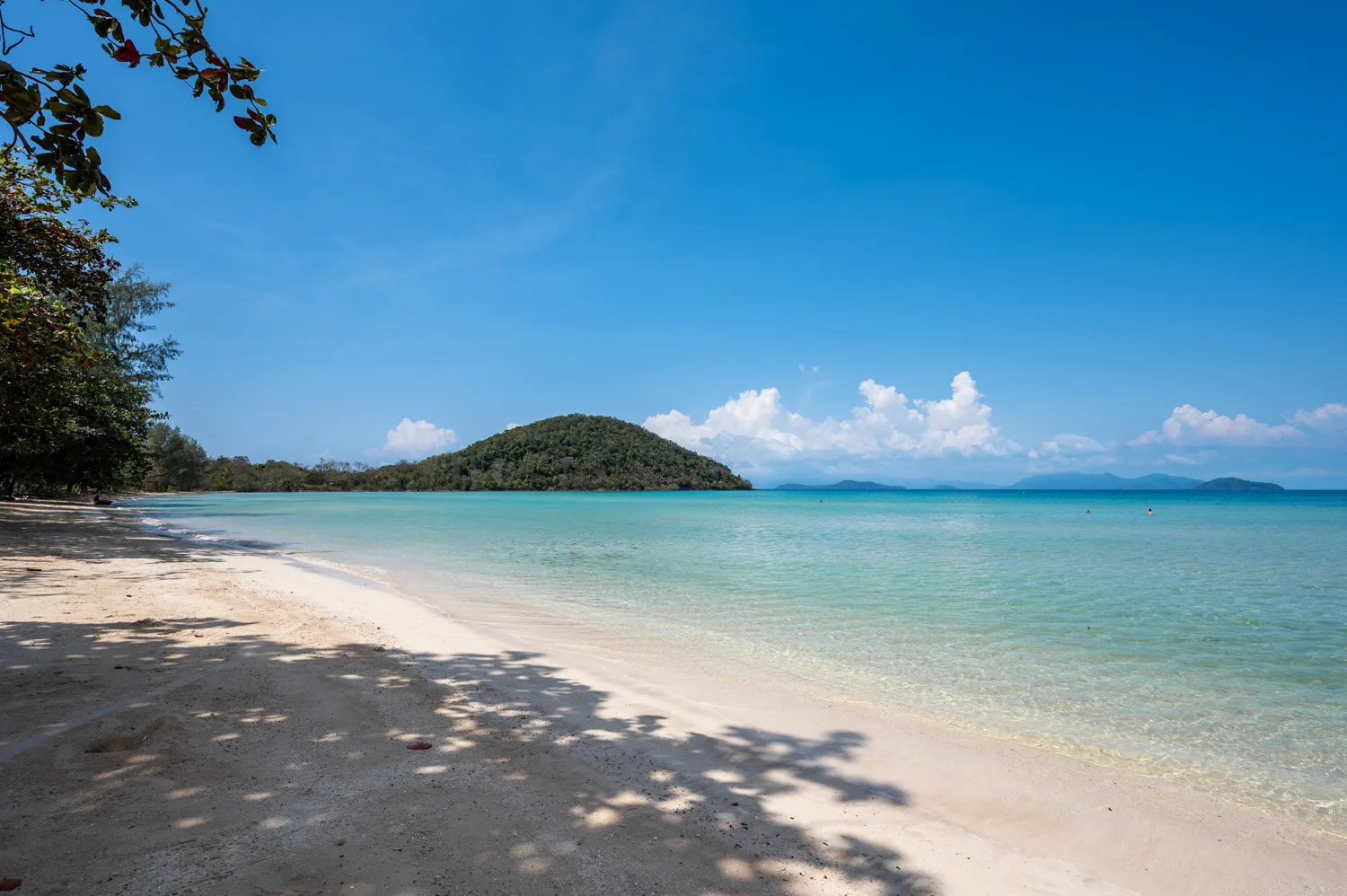Strand am Mira Montra Resort auf Koh Mak