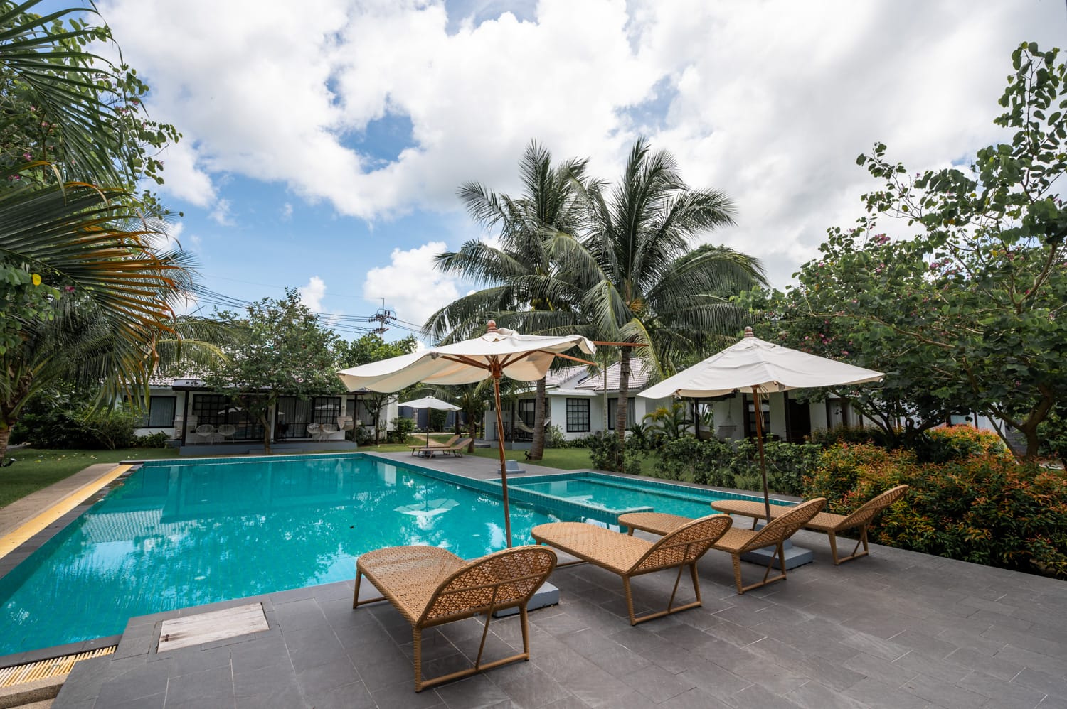 Pool der Silan Residence in Chaloklum