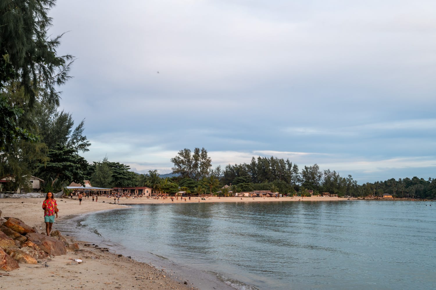 Sri Thanu Beach zum Sonnenuntergang