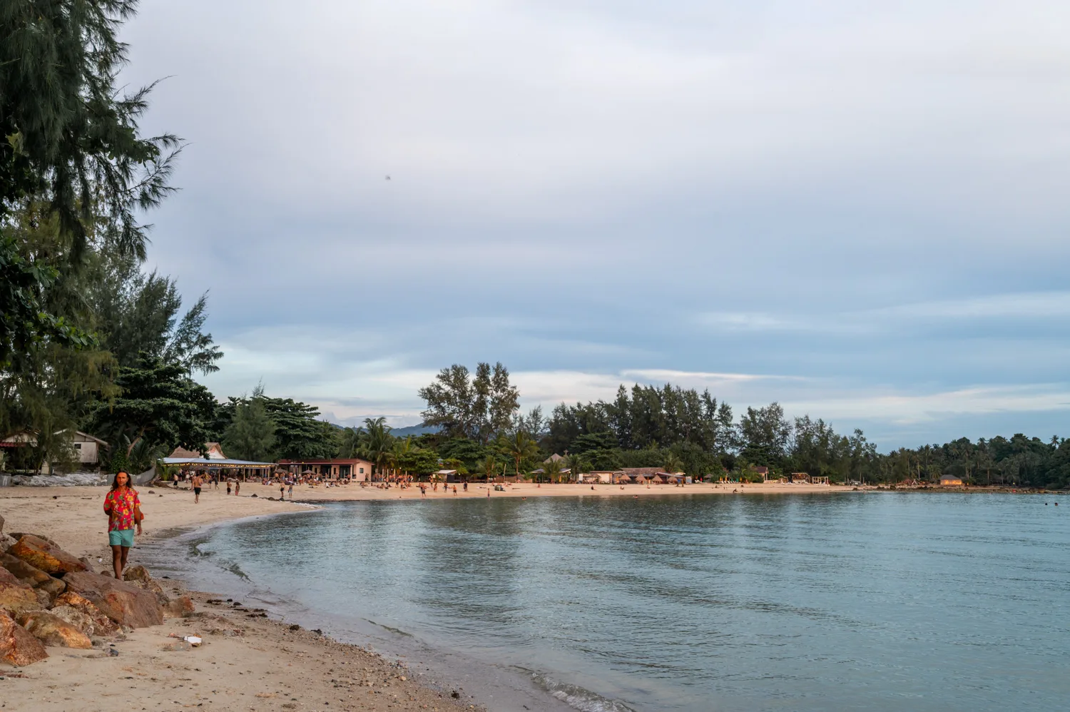 Sri Thanu Beach zum Sonnenuntergang