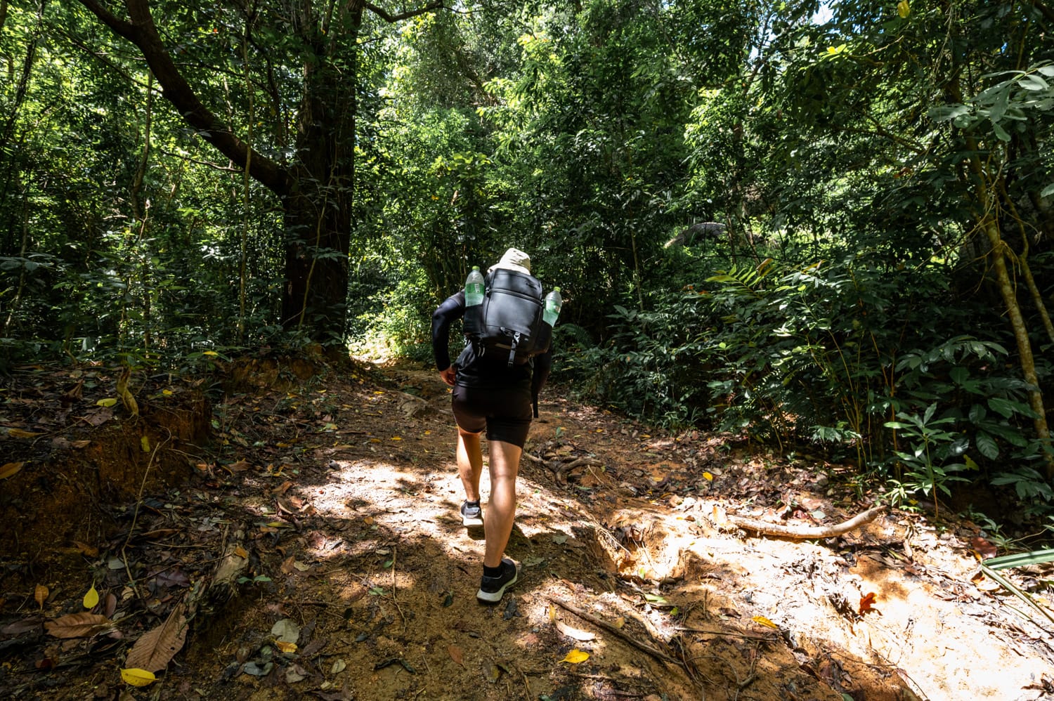 Koh Phangan Sehenswürdigkeiten (65) Nils Alexander Kemna wandert auf den Khao Ra auf Koh Phangan