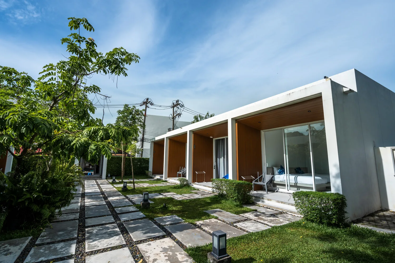 Koh Samui Hotels (36) Moderne Bungalows im Baan Fah Resort am Mae Nam Beach