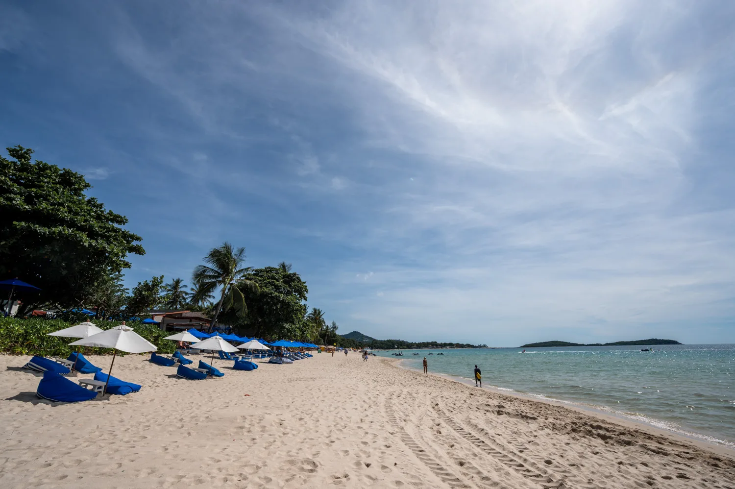 Koh Samui Hotels (9) Sitzsäcke eines Hotels am südlichen Abschnitt des Chaweng Beach