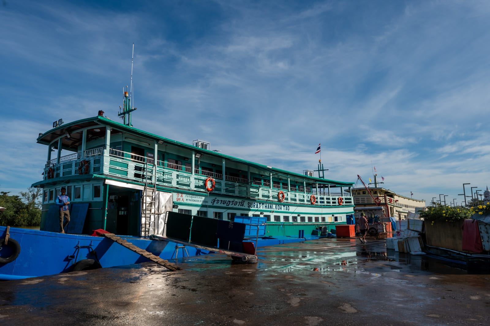 Nachtfähre von Surat Thani nach Koh Tao am Hafen im Zentrum von Surat Thani Stadt