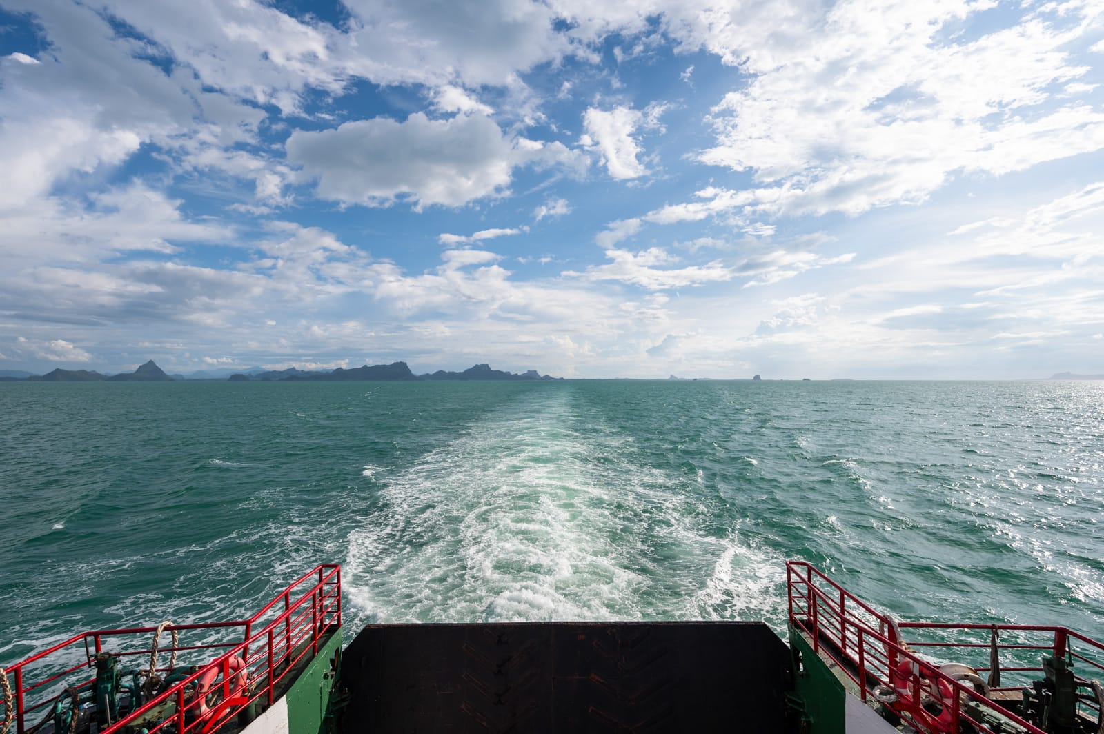 Ausblick vom Oberdeck der Seatran Fähre von Don Sak und Koh Samui nach Koh Tao