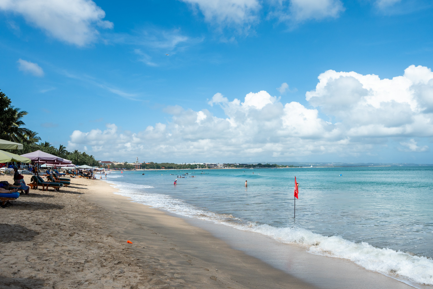 Kuta Bali (4) Urlauber am Kuta Beach
