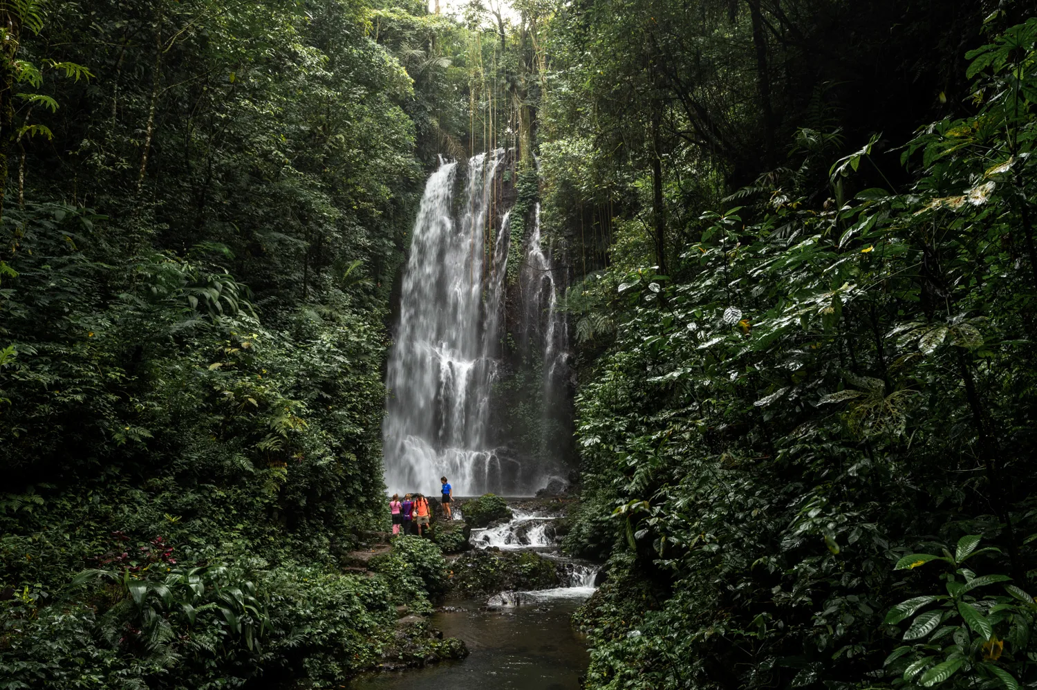 Labuhan Kebo Waterfall Munduk Geführte Wanderung am Labuhan Kebo Wasserfall in Munduk auf Bali