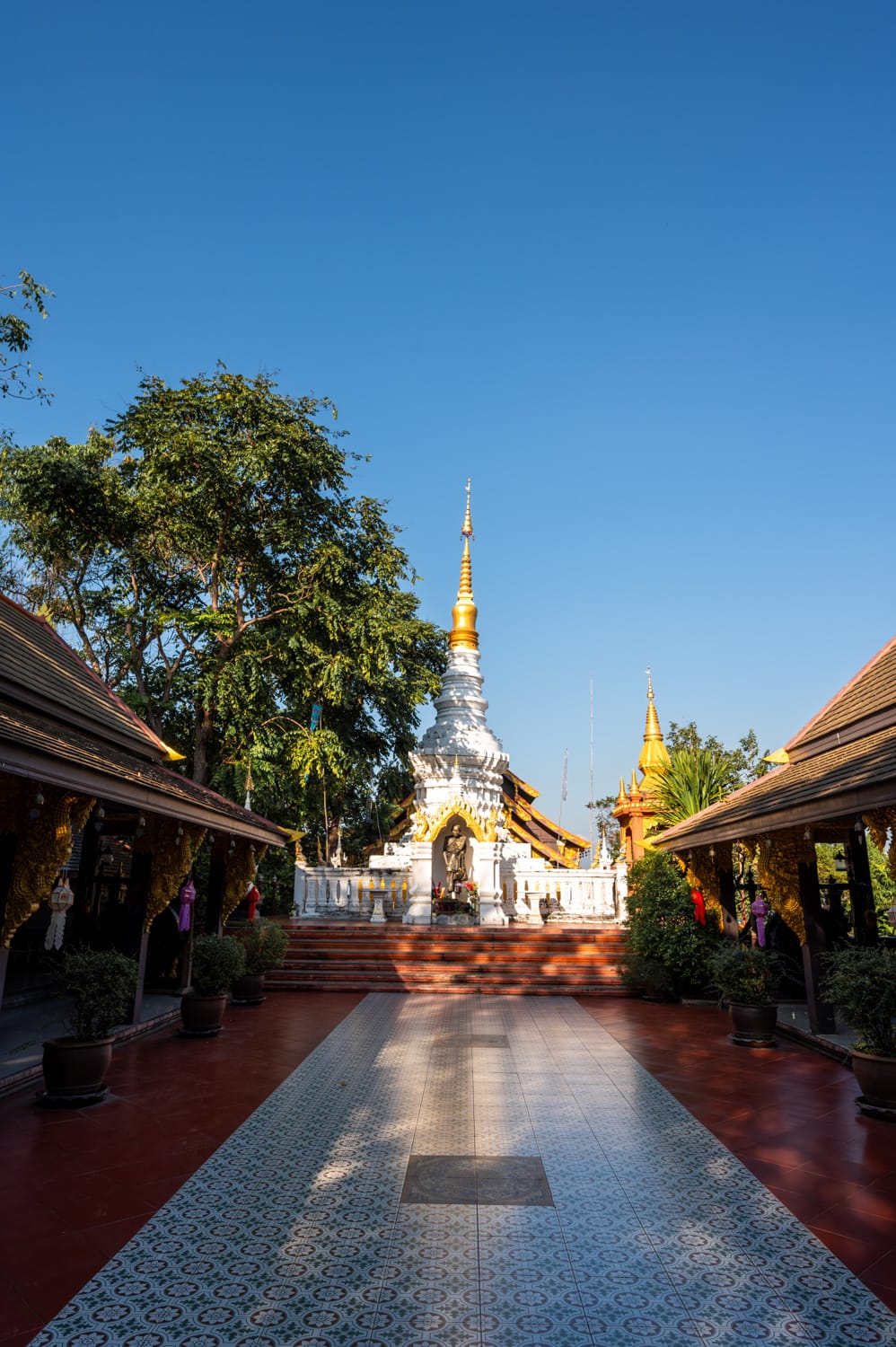 Lampang Thailand (7) Chedi im Wat Phra That Doi Pha Chan in Lamapang