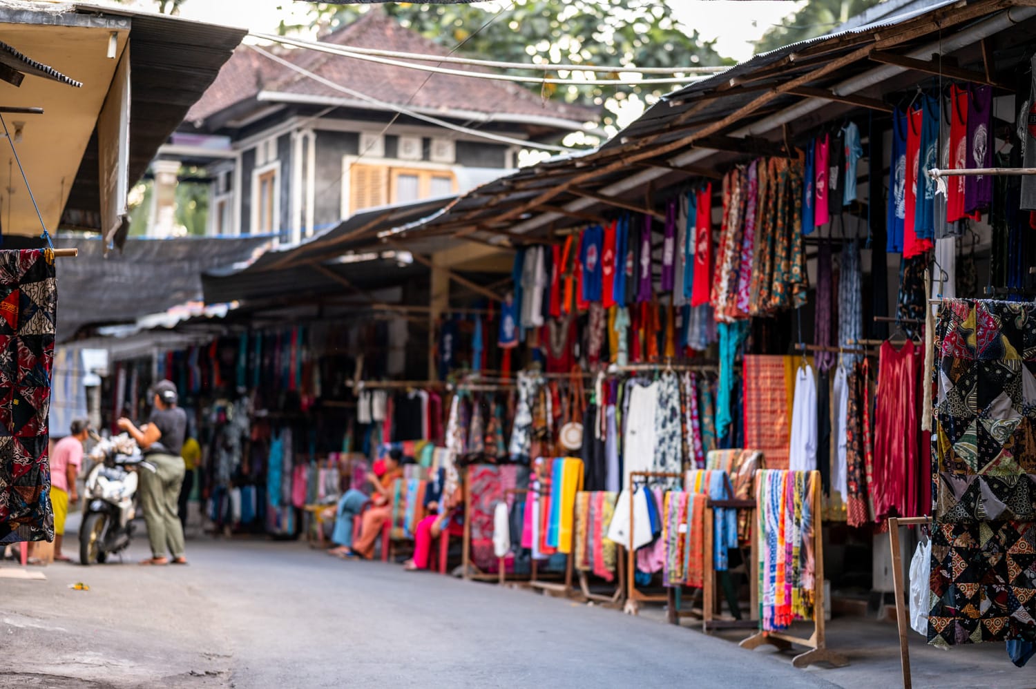 Lovina Bali (14) Händler an den heißen Quellen von Banjar in Lovina auf Bali