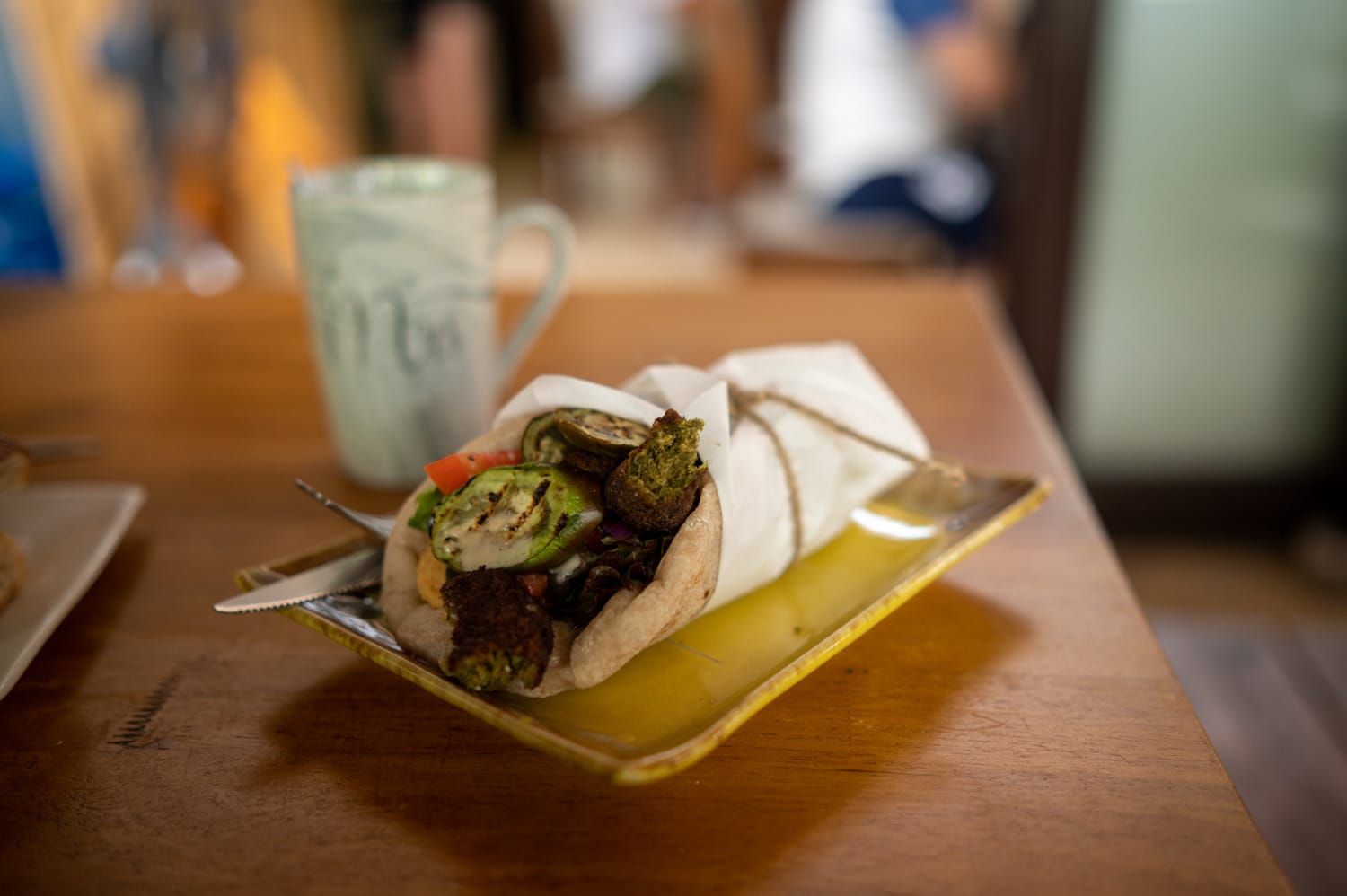 Nang Sabai Bangrak Koh Samui Wraü mit Falafel im Restaurant Nang Sabai in Bangrak auf Koh Samui