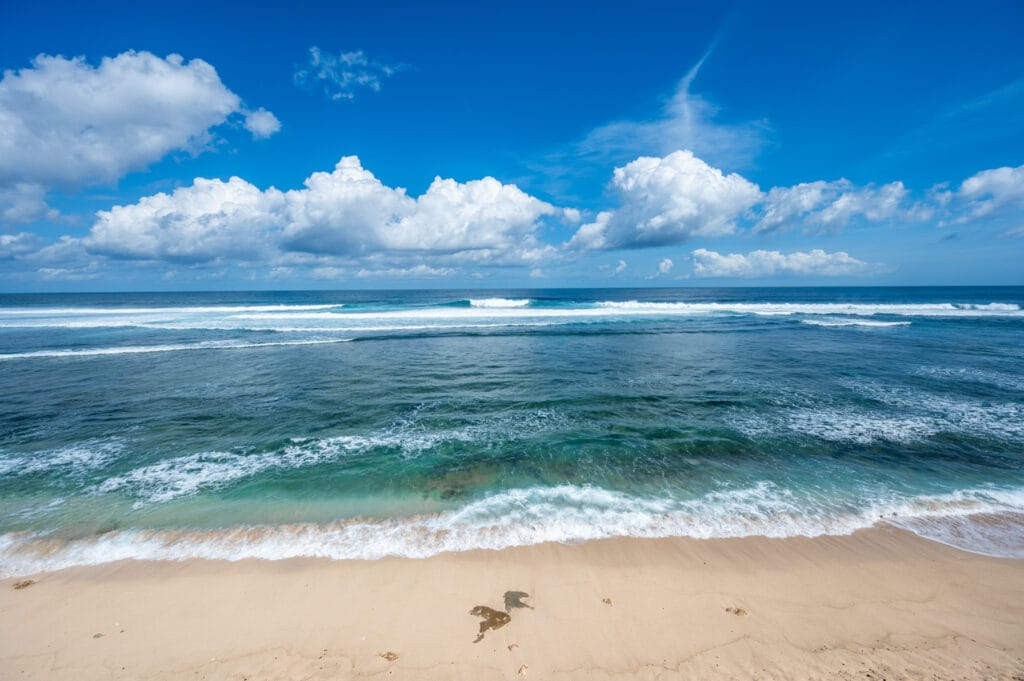 Brandung am Nyang Nyang Beach