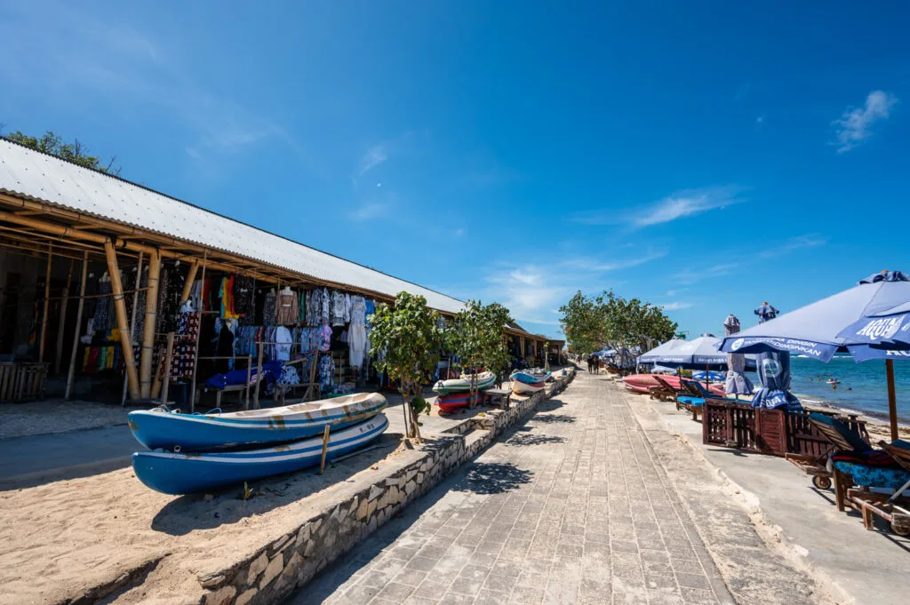 Warungs am Pandawa Beach