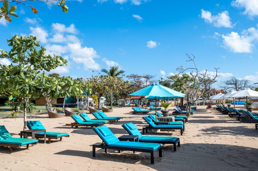 Liegen am Samuh Beach