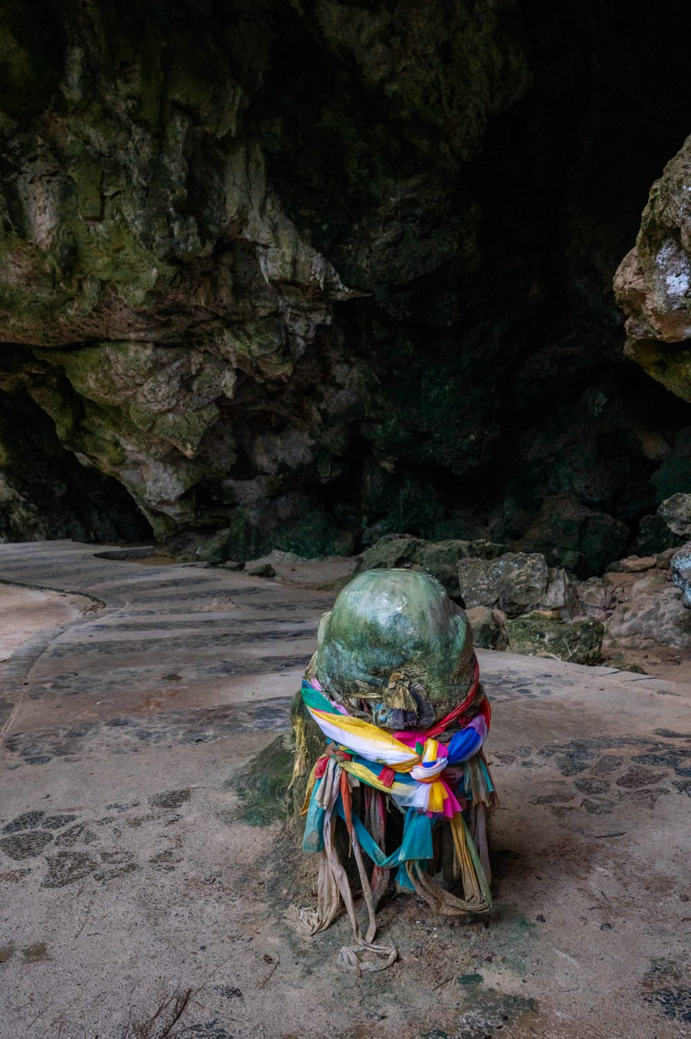 Railay Beach (4) Penisförmiger Tropfstein am Railay Beach