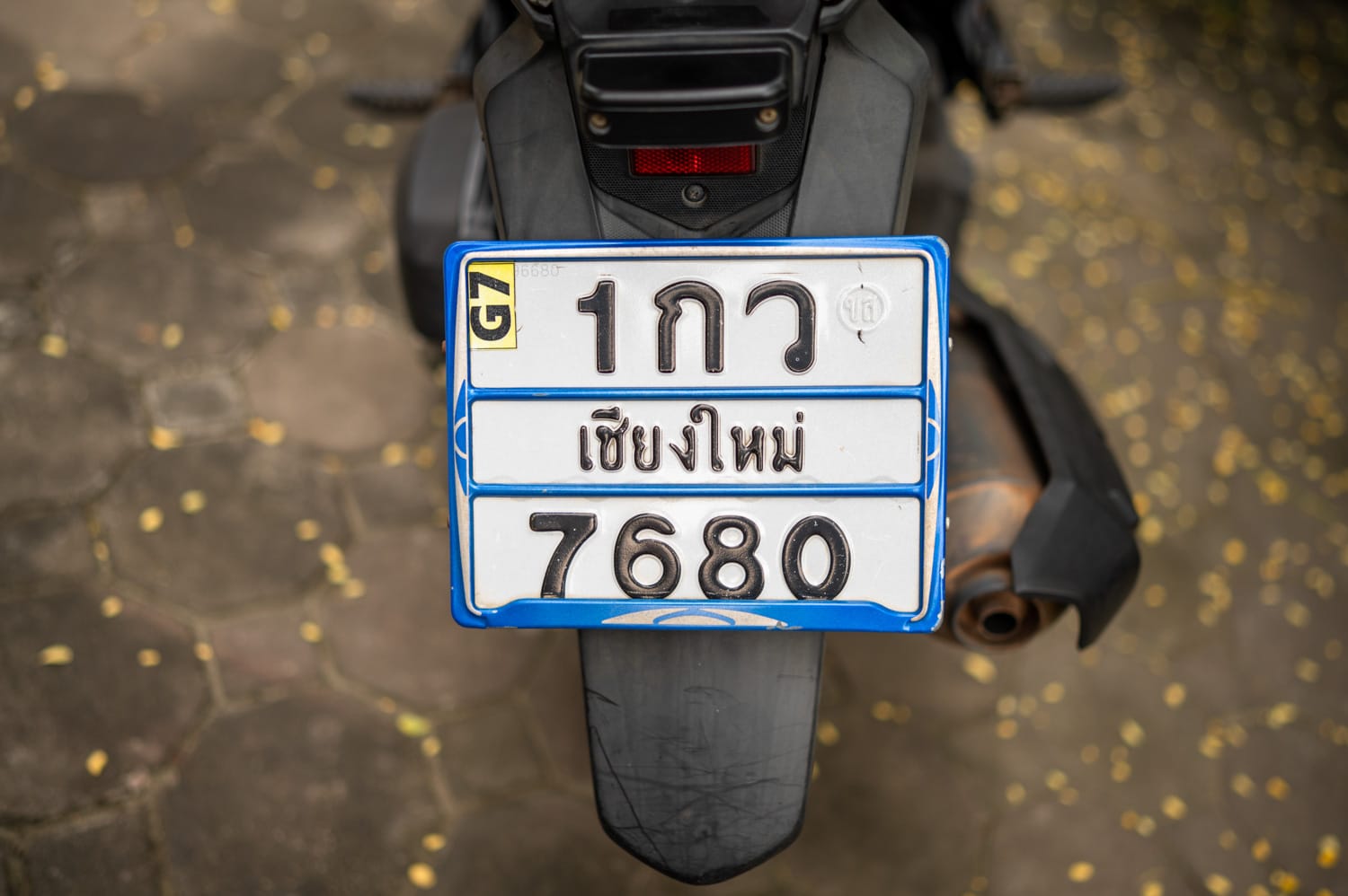 Motorroller mit thailändischem Kennzeichen