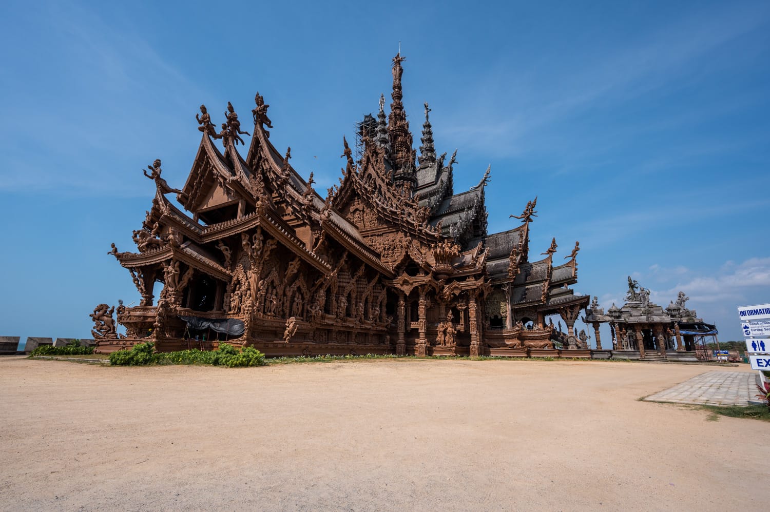 Thailand Rundreise 2 Wochen (18) Blick auf den Sanctuary of Truth in Pattaya