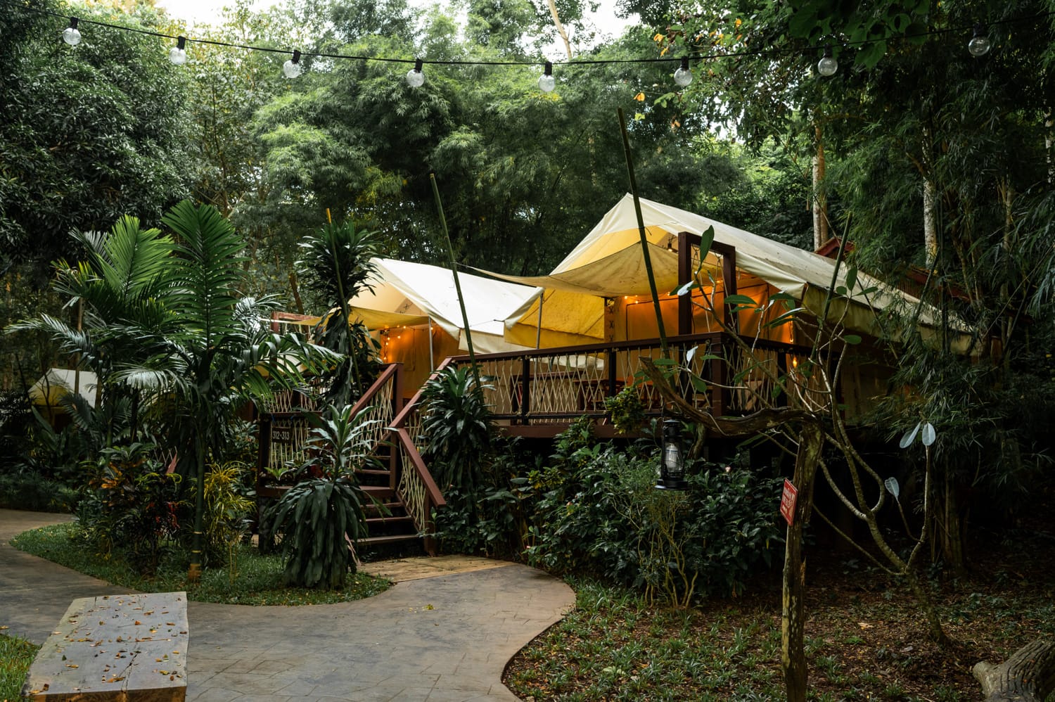 Thailand Rundreise 2 Wochen (20) Glamping-Zelte im Hintok River Camp am Khwae Noi unterhalb des Hellfire Pass in Kanchanaburi