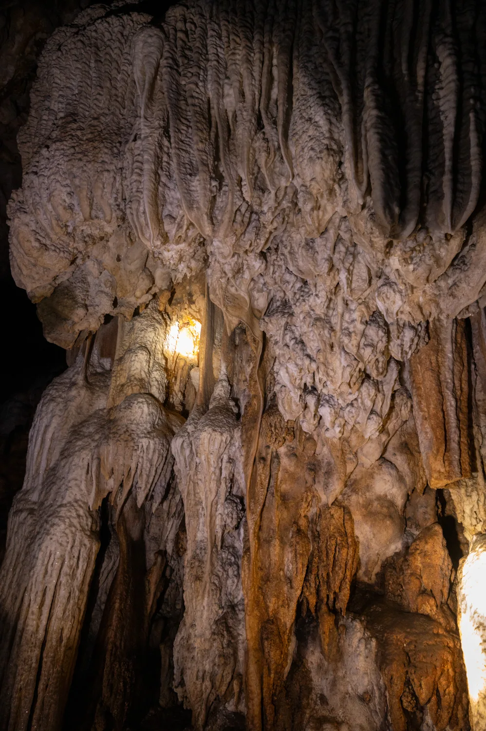 Tham Phra That Höhle Erawan Nationalpark (1) Stalaktiten im Tham Phra That im Erawan Nationalpark