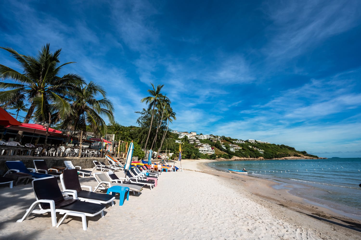 Thongson Bay Sonnenliegen am Thongson Beach auf Koh Samui
