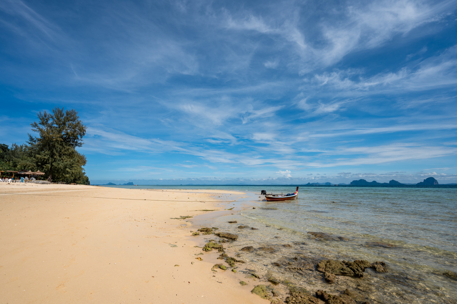 VBM-2372 Felsen am nördlichesn Ende des Sunrise Beach auf Koh Ngai